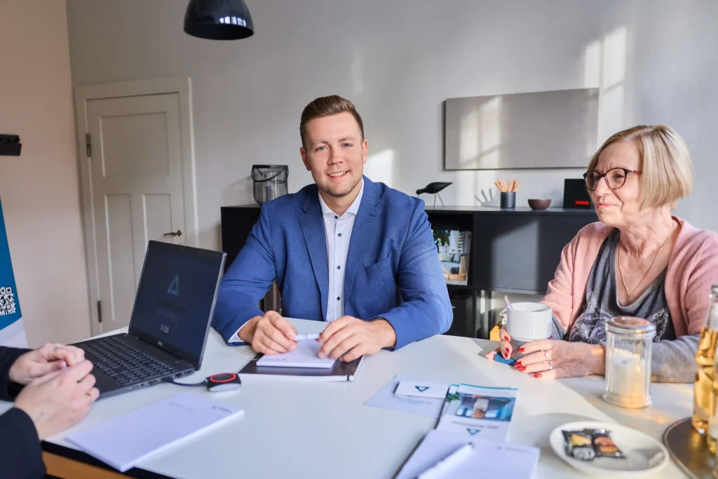 jan-hoffmann-unternehmer-beim-netzwerken